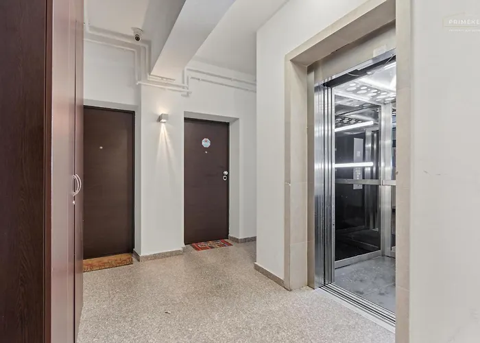 Sky Terrace 1br Near Unirii Square *