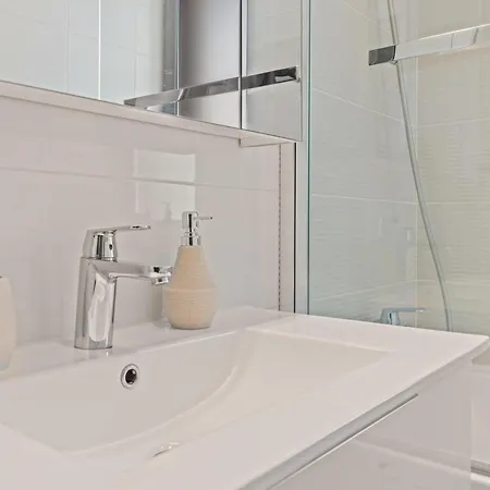 Apartment Sky Terrace 1br With Balcony Near Bulevardul Unirii Bucharest