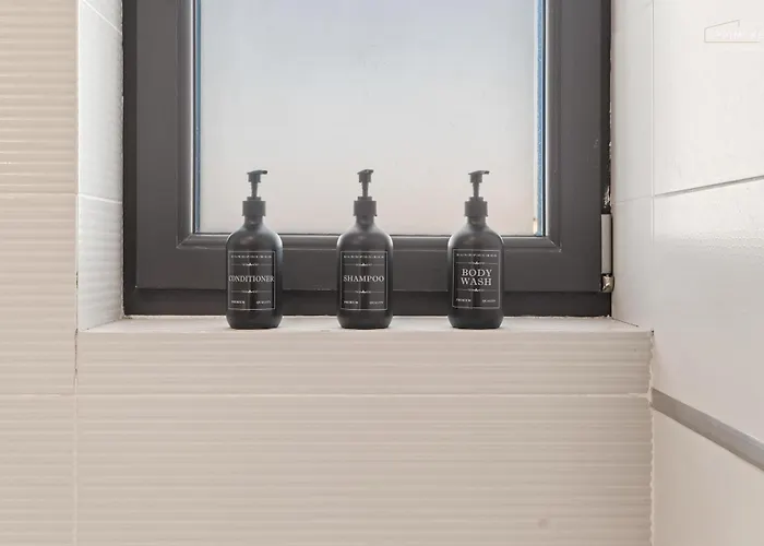 Апартаменти Sky Terrace 1br Near Unirii Square Бухарест